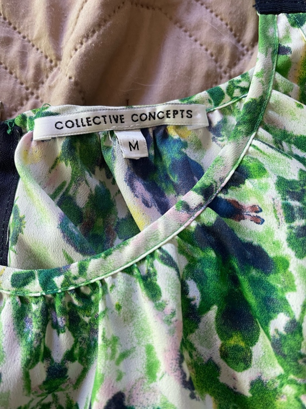 Collective Concepts Bundle Two Sleeveless Tops Size Medium Lightweight Vacation - Picture 6 of 7